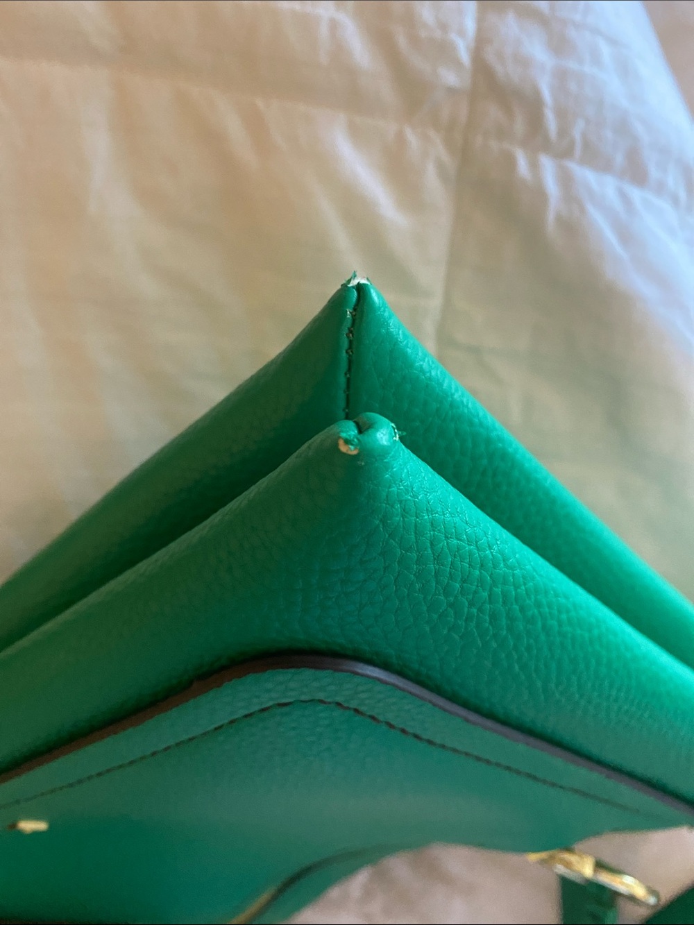 Liz Claiborne Emerald Green Crossbody with Gold Ring Detail - Picture 9 of 9